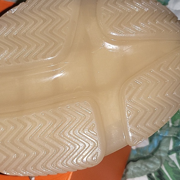 Brand New Steve Madden Sneakers 👟 - Picture 7 of 9